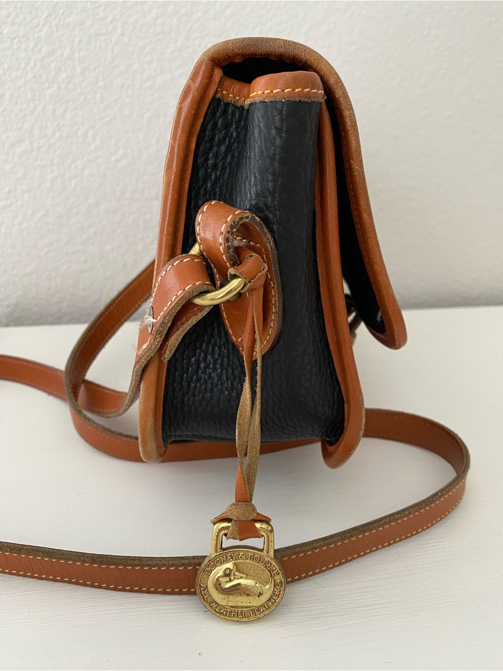Dooney & Bourke | Vintage Surrey Flap Crossbody - Picture 3 of 9